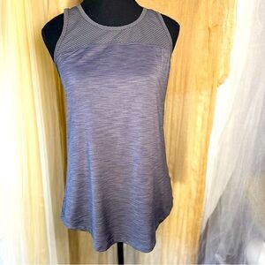 Rebook women’s workout tank! Gray, Open back, dri-fit (Size M)